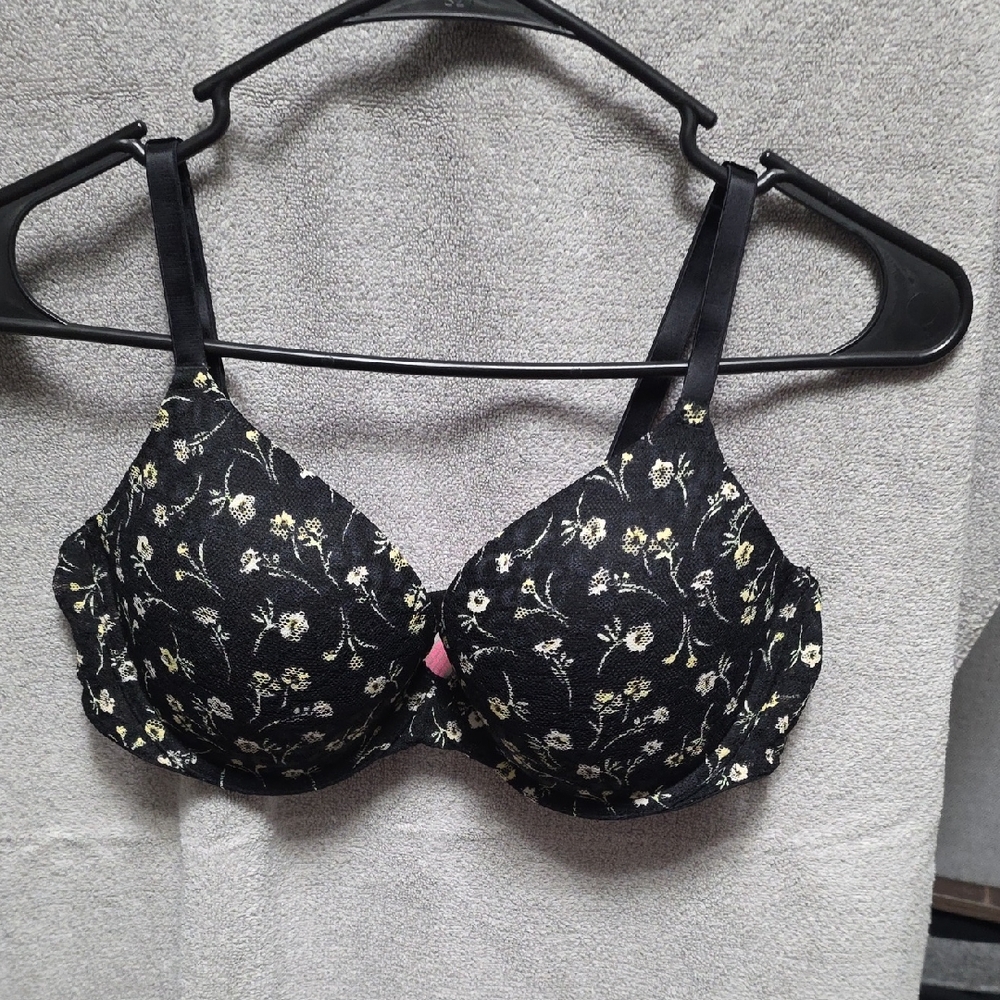 PINK Victoria's Secret Black and White Floral Bra
